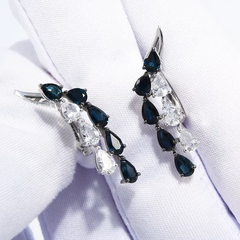 sergi-iz-belogo-zolota-585-proby-s-belymi-i-sinimi-sapfirami