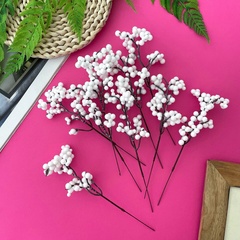 Ягоды Белые, искусственные на ветке 19 см., 5-8 мм., набор 10 шт.