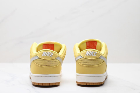 Nike SB Dunk Low 'Saturn Gold' 