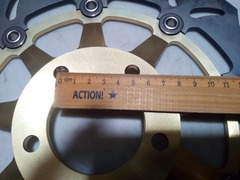 Диск тормозной передний лепестковый на Suzuki GSX 750 1997-2003 / VZ MARAUDER 800 1996-2006