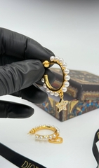 sergi-kongo-s-assimetrichnymi-podveskami-v-stile-cdior