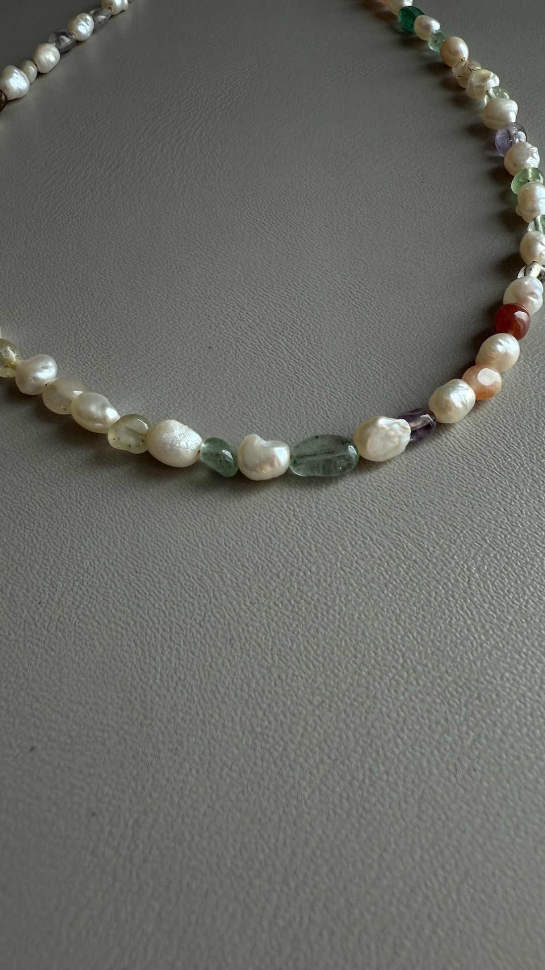 Нитка жемчуга и разноцветных бусин PREMIUM QUALITY