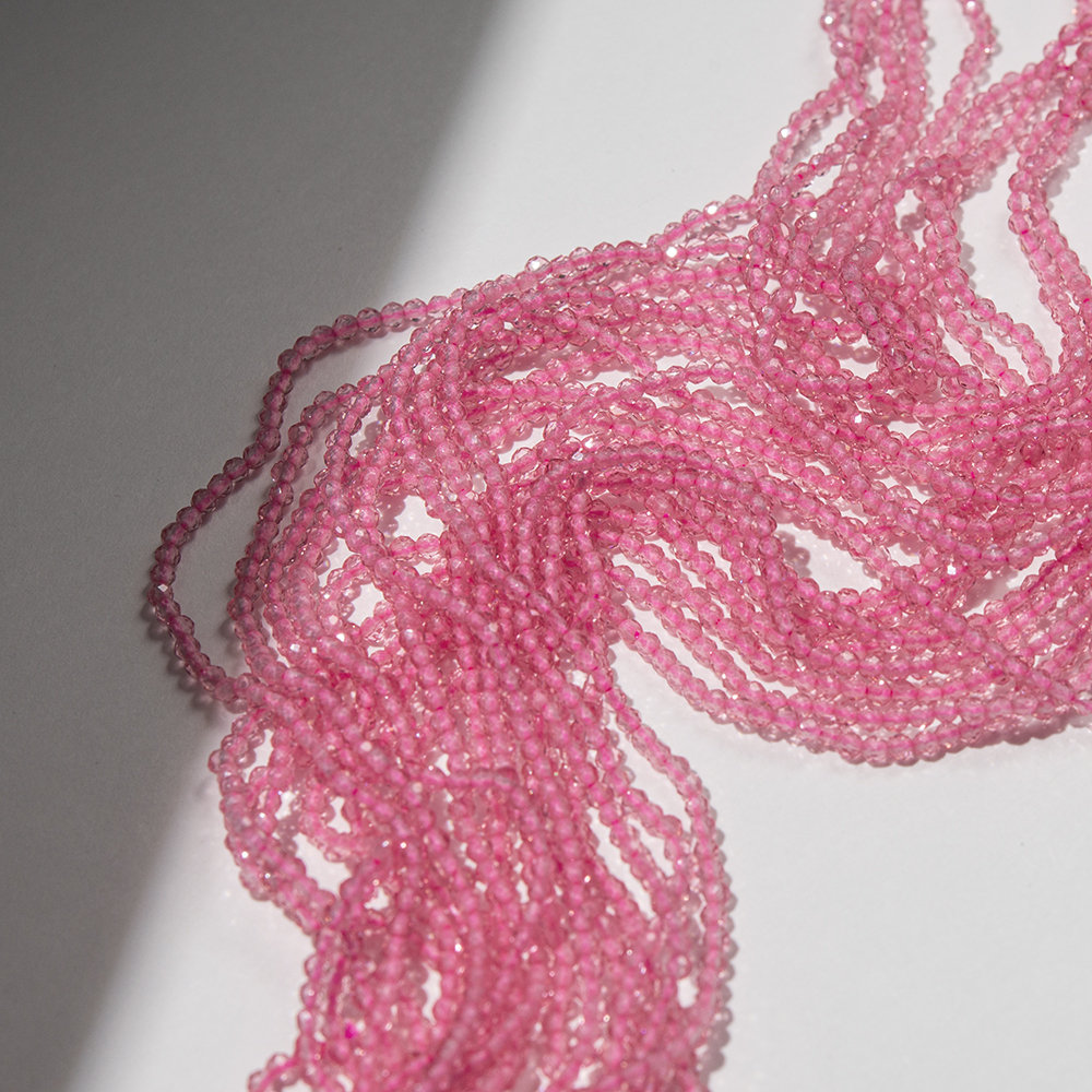 Нежно-розовая шпинель синтетическая, 2мм, шар, микроогранка