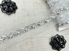 Тесьма декоративная с бусинами и стразами, ш. 5 см, белый/серебро