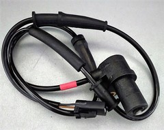 ДАТЧИК ABS ACCENT ПЕРЕДНИЙ ПРАВЫЙ HYUNDAI