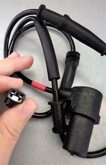 ДАТЧИК ABS ACCENT ПЕРЕДНИЙ ПРАВЫЙ HYUNDAI