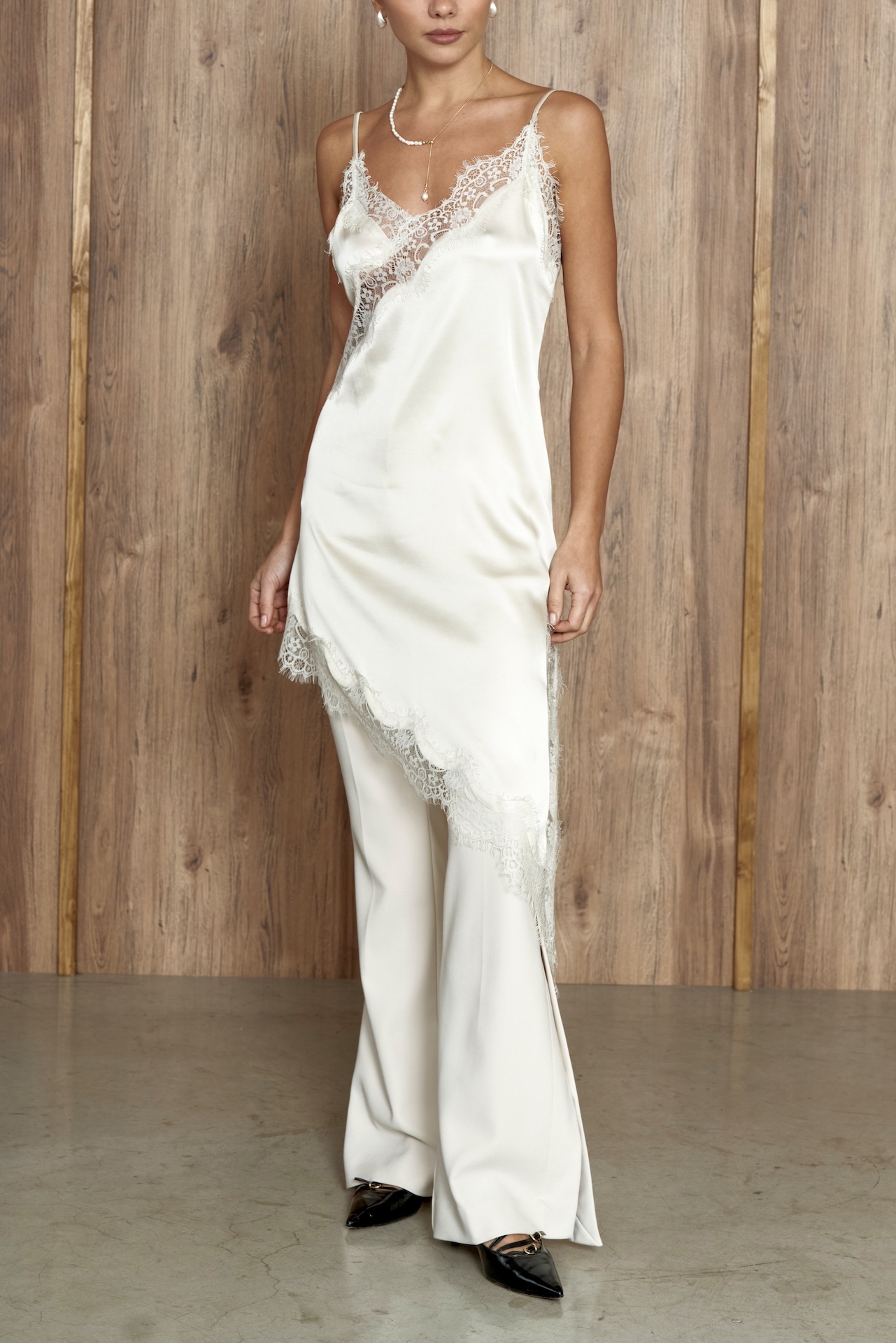 Брюки из костюмной ткани в рубчик с разрезами