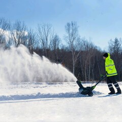Снегоуборщик Greenworks 82SN22K8 82V (56 см) аккумуляторный, c АКБ 8 А/ч и ЗУ