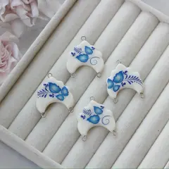 Коннектор (подвеска) Кокошник, полимерная глина, гжель, 25*25 мм, S048