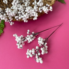 Ягоды Белые, искусственные на ветке 19 см., 5-8 мм., набор 10 шт.