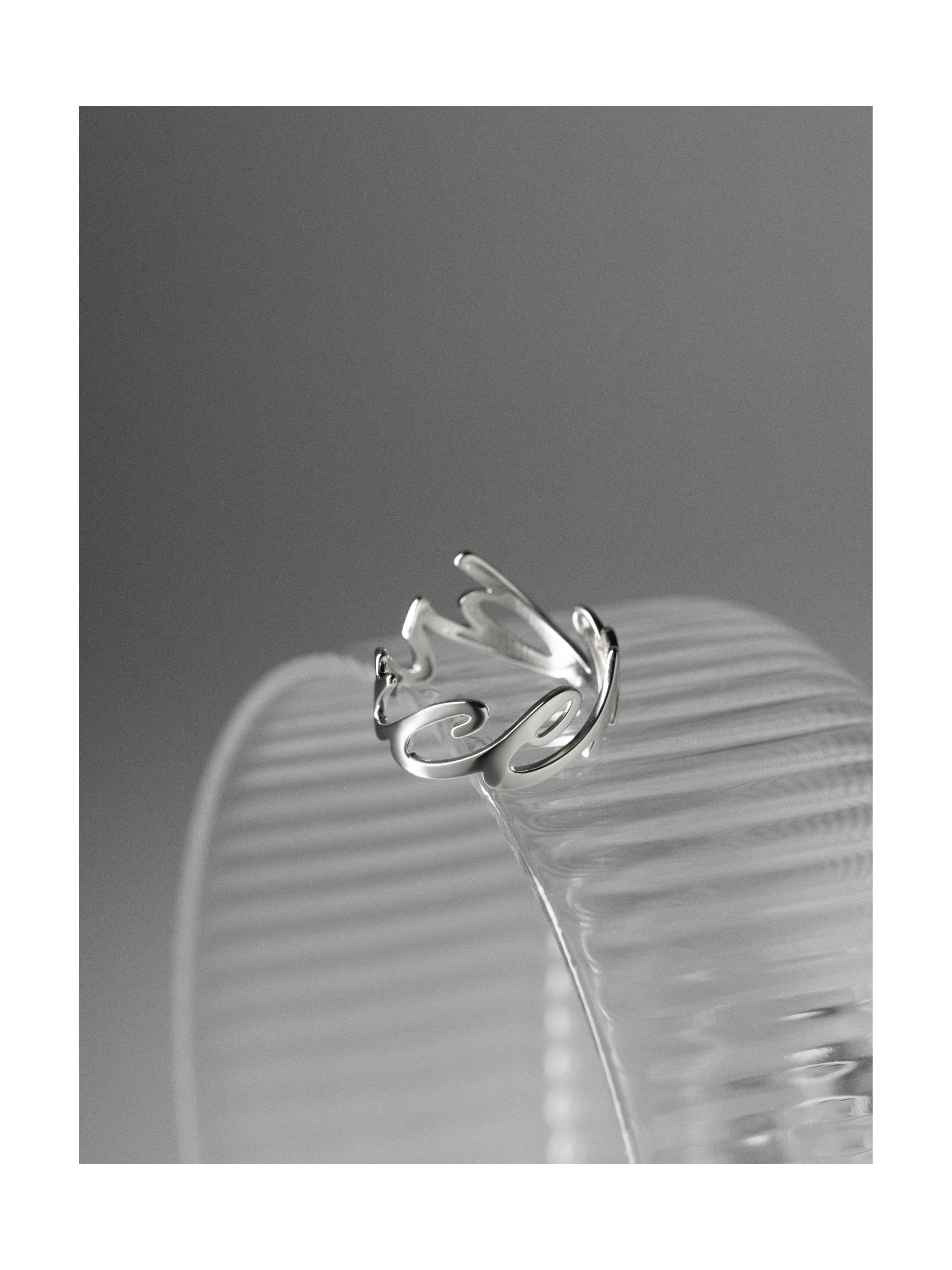 Кольцо EMBRACE (Объятие)