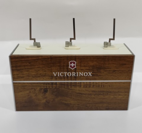 Подставка Victorinox для трёх ножей (9.5100.04) | Wenger-Victorinox.Ru