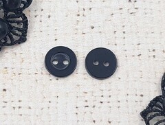Пуговицы блузочные, d 1,1 см, 2 прокола, чёрный