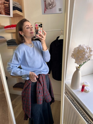 Джемпер голубой с круглым вырезом горловины из 100% мериноса