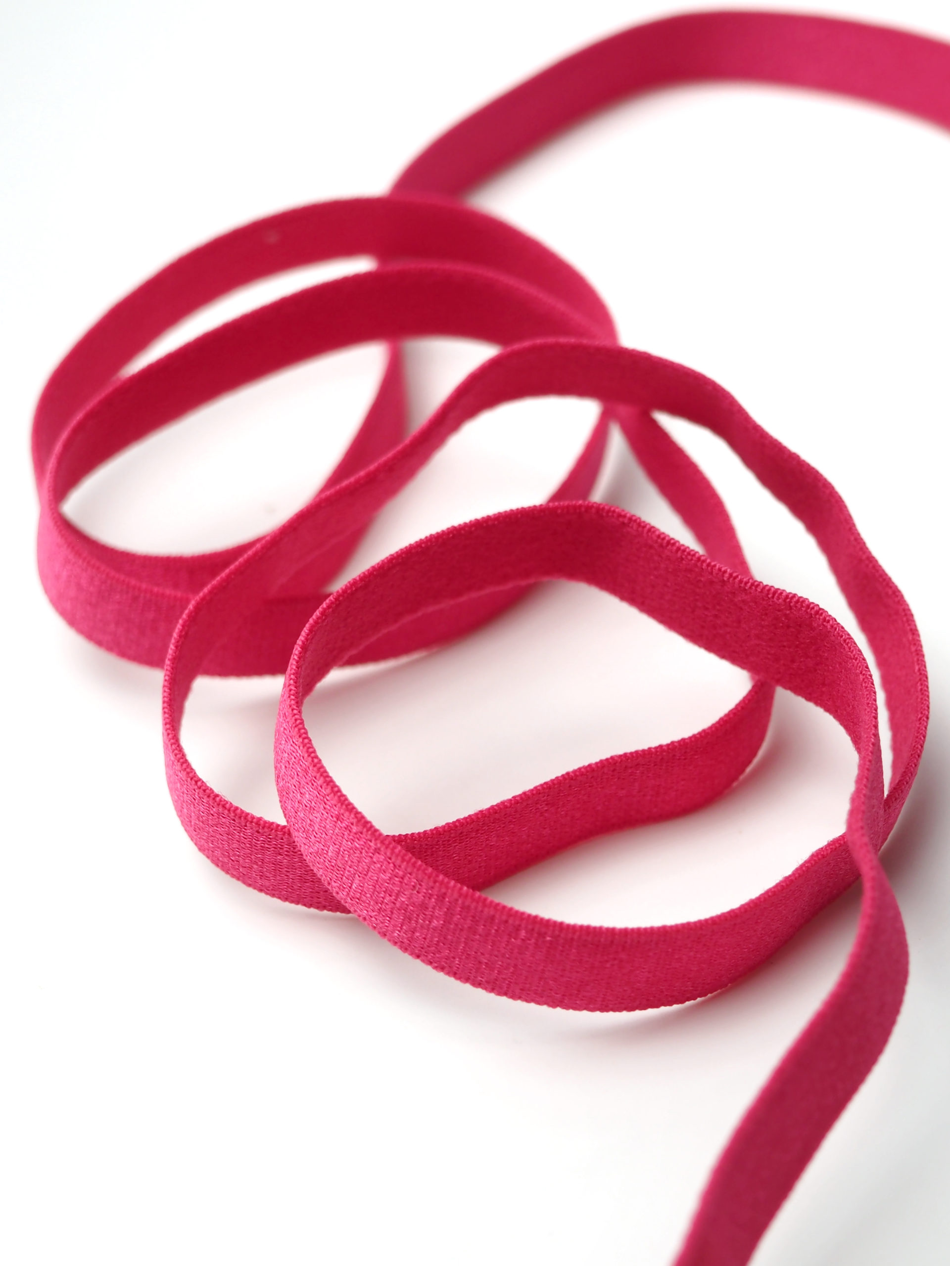 Резинка бретелечная малиново-красная глянцевая ширина 10 мм