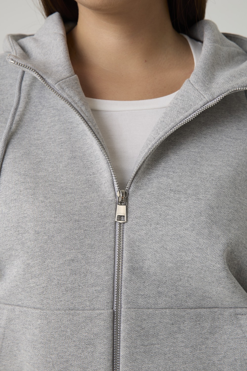 Худи на молнии из футера с капюшоном, серый меланж