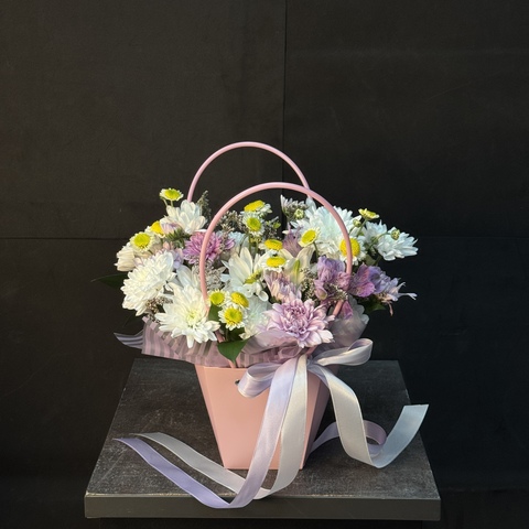 Сумочка с разноцветной хризантемой