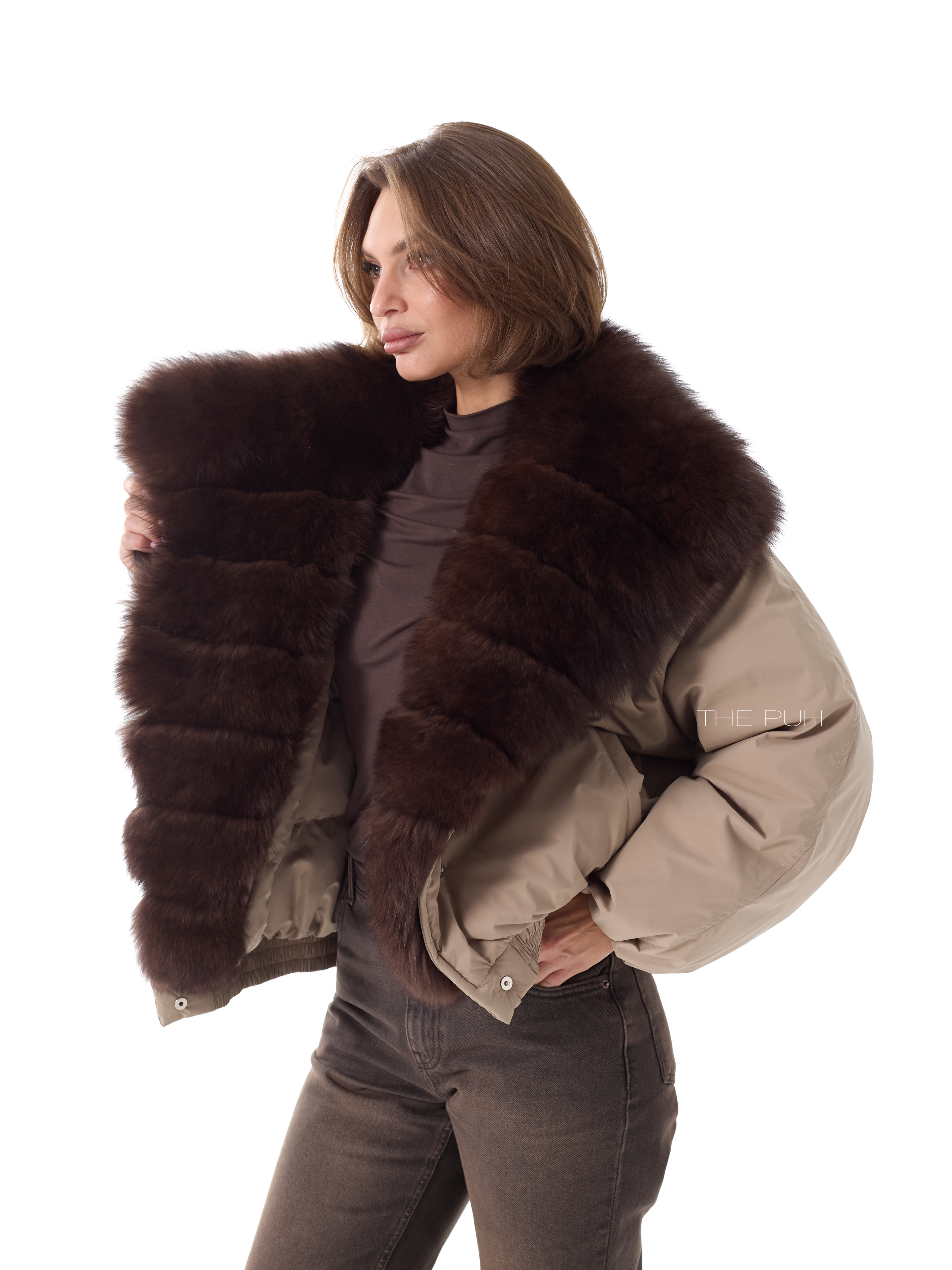 Парка цвета капучино с меховым воротником-стойкой