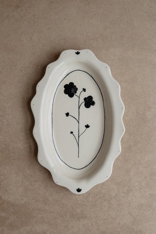 Тарелка Черный цветок