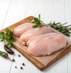 Филе грудки куриной на кости / 500 гр