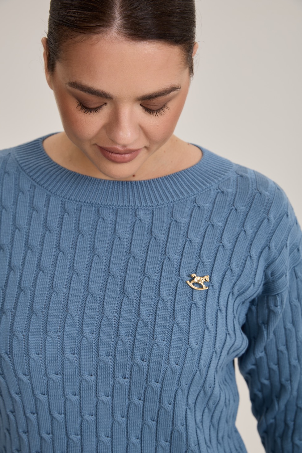 Джемпер с круглым вырезом косы, голубой