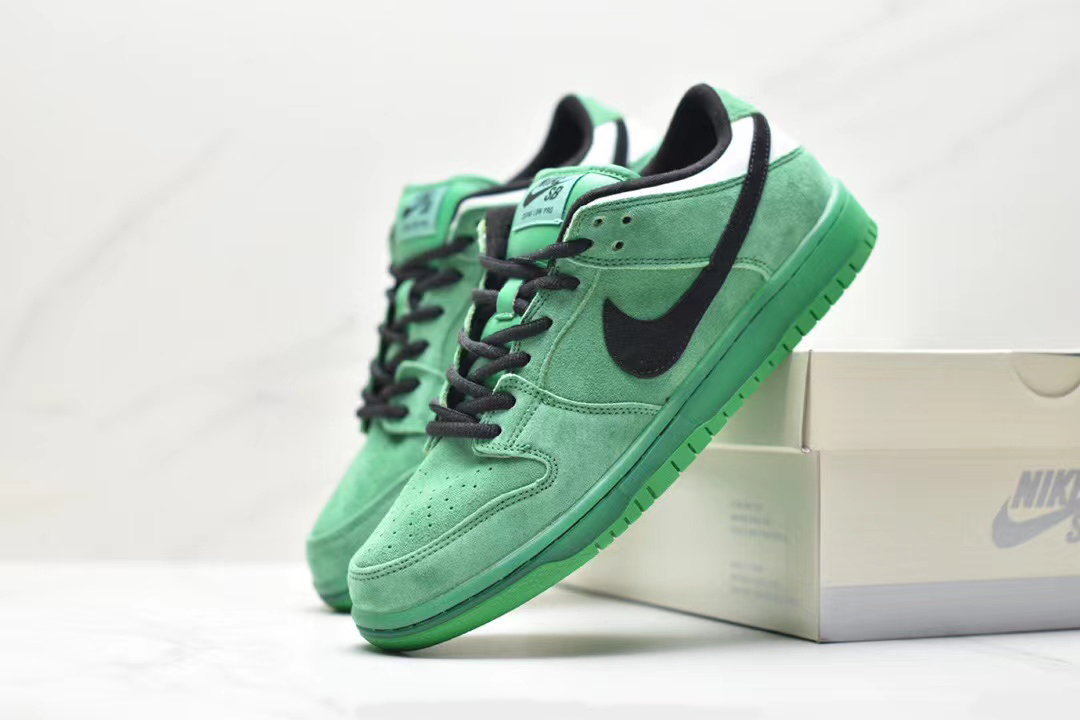 Nike dunk sb green store