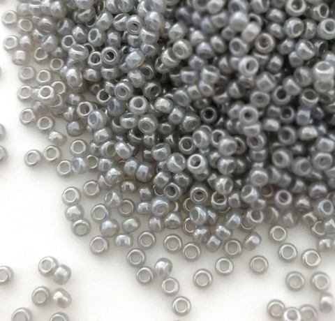RR-0526 Бисер круглый Миюки 11/0 /Miyuki round 11/0 Ceylon Silver Grey