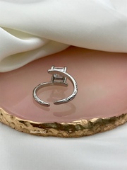 Кольцо серебро с камнем