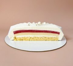 Торт муссовый с цветочками
