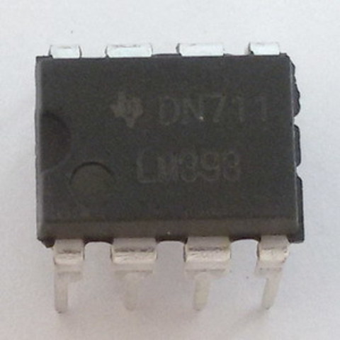 Компаратор напряжения LM393N, DIP8