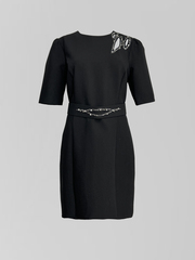 Платье Perle donna 9339 однотонное с вырезами и стразами на груди и поясом в комплекте