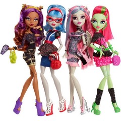 Набор из 4 кукол Ночь монстров