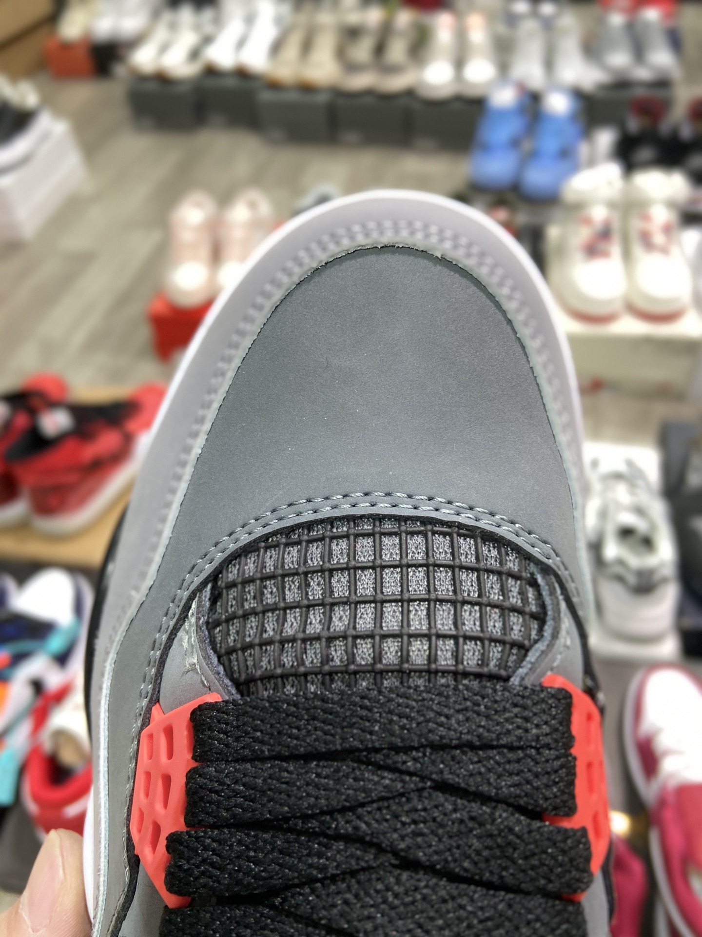 Air Jordan 4