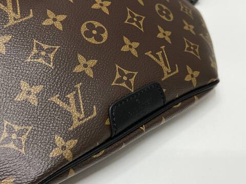Поясная сумка Louis Vuitton Discovery PM канва Monogram Macassar