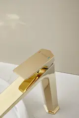 Смеситель высокий для раковины Haiba HB11726-5 золотой