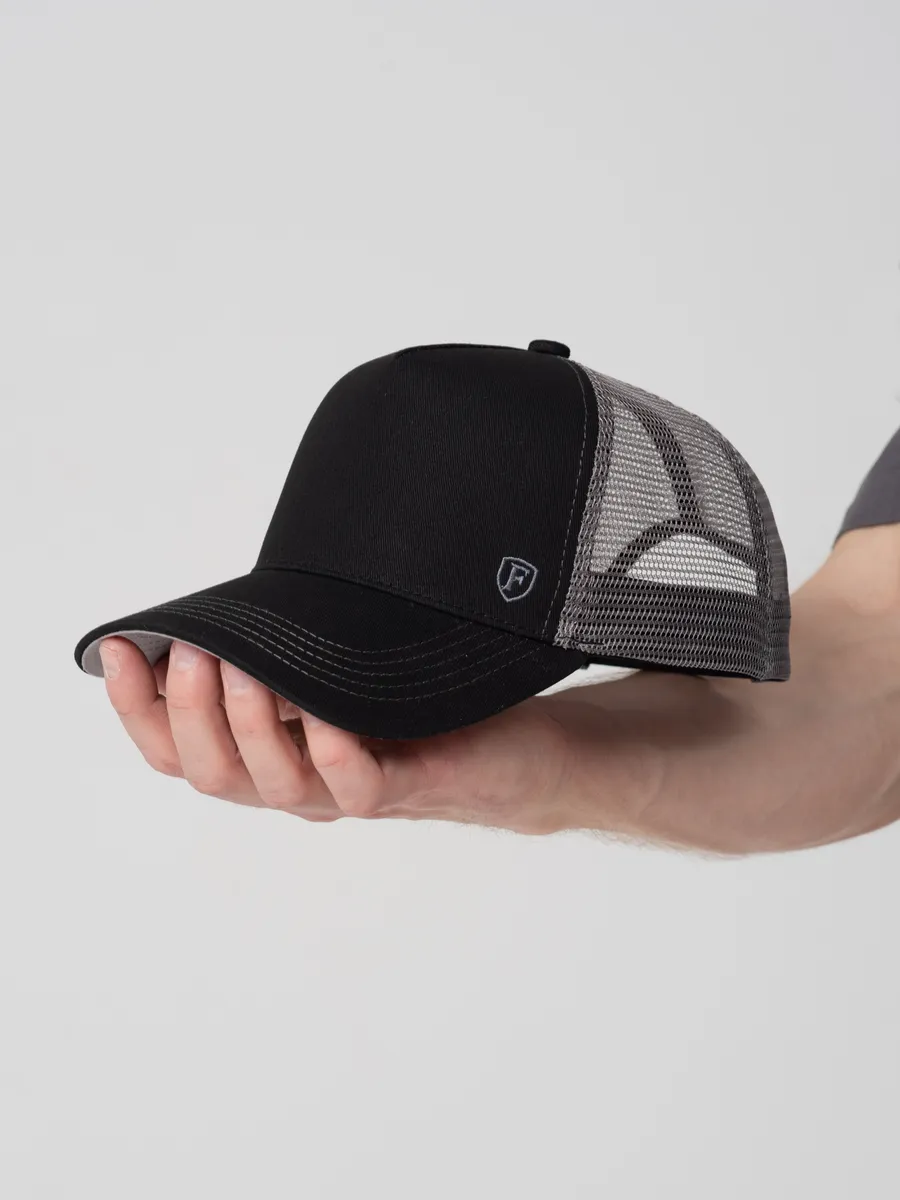 Бейсболка снепбек летняя с сеткой