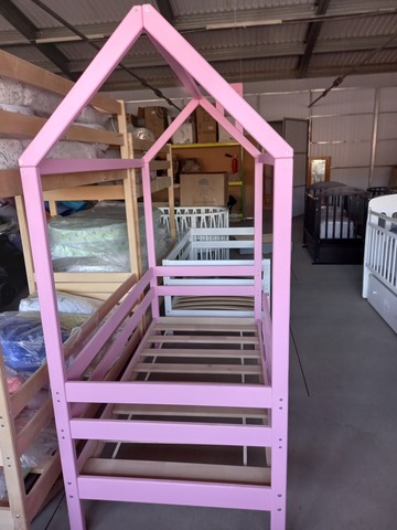 Кроватка-домик 