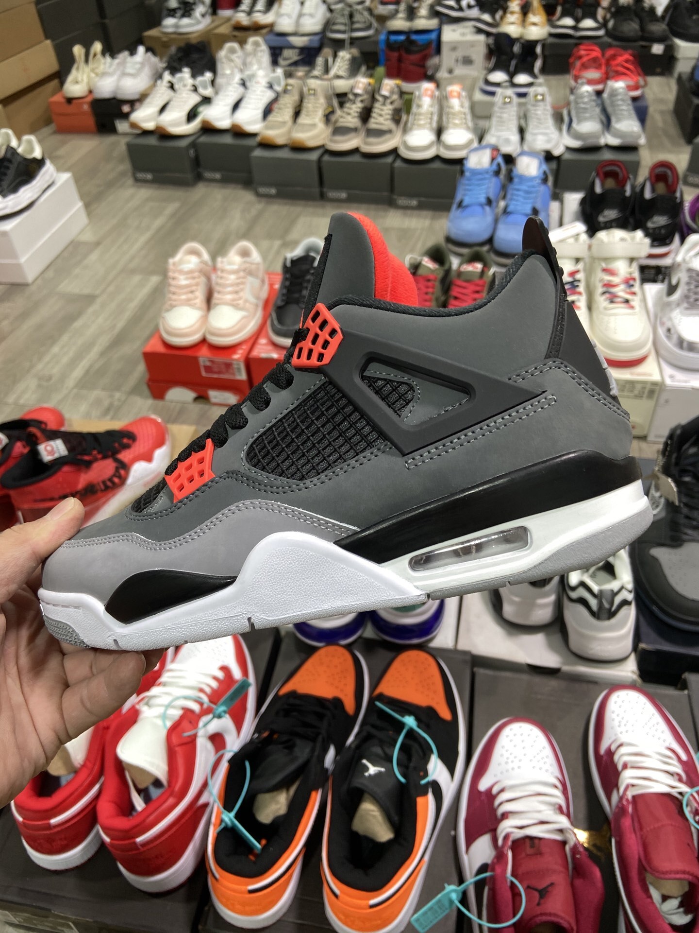 Infrareds jordans store