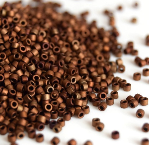 DB-1051 Бисер цилиндрический Миюки делика 11/0 /Miyuki delica 11/0 Metallic matte iris Bronze gold