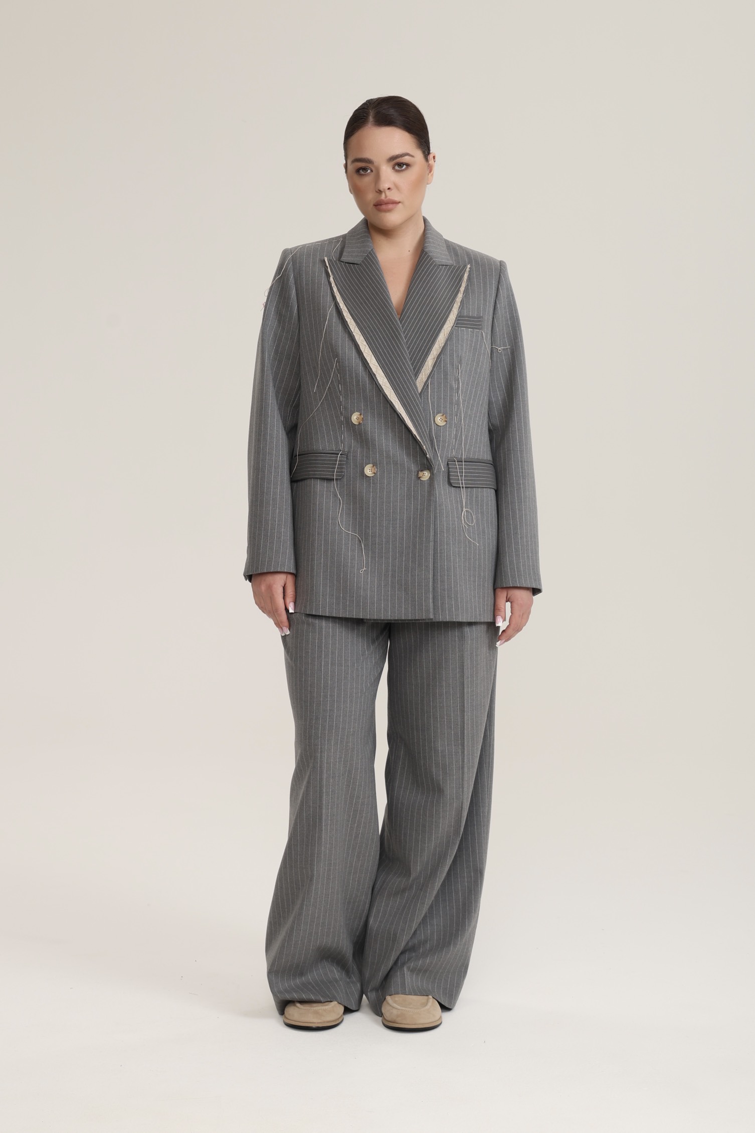 Жакет в комбинированную полоску, серый