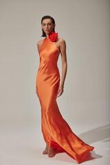 Платье со шлейфом