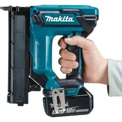 Аккумуляторный гвоздезабиватель Makita DFN350Z