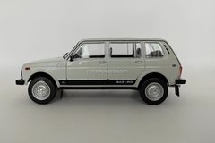 VAZ-2131 Niva white 1:24 Legendary Soviet cars Hachette #82