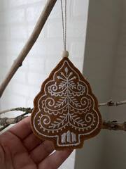 Ёлочка пряничная. Подвеска из фетра с вышивкой TSF-251124-Midi