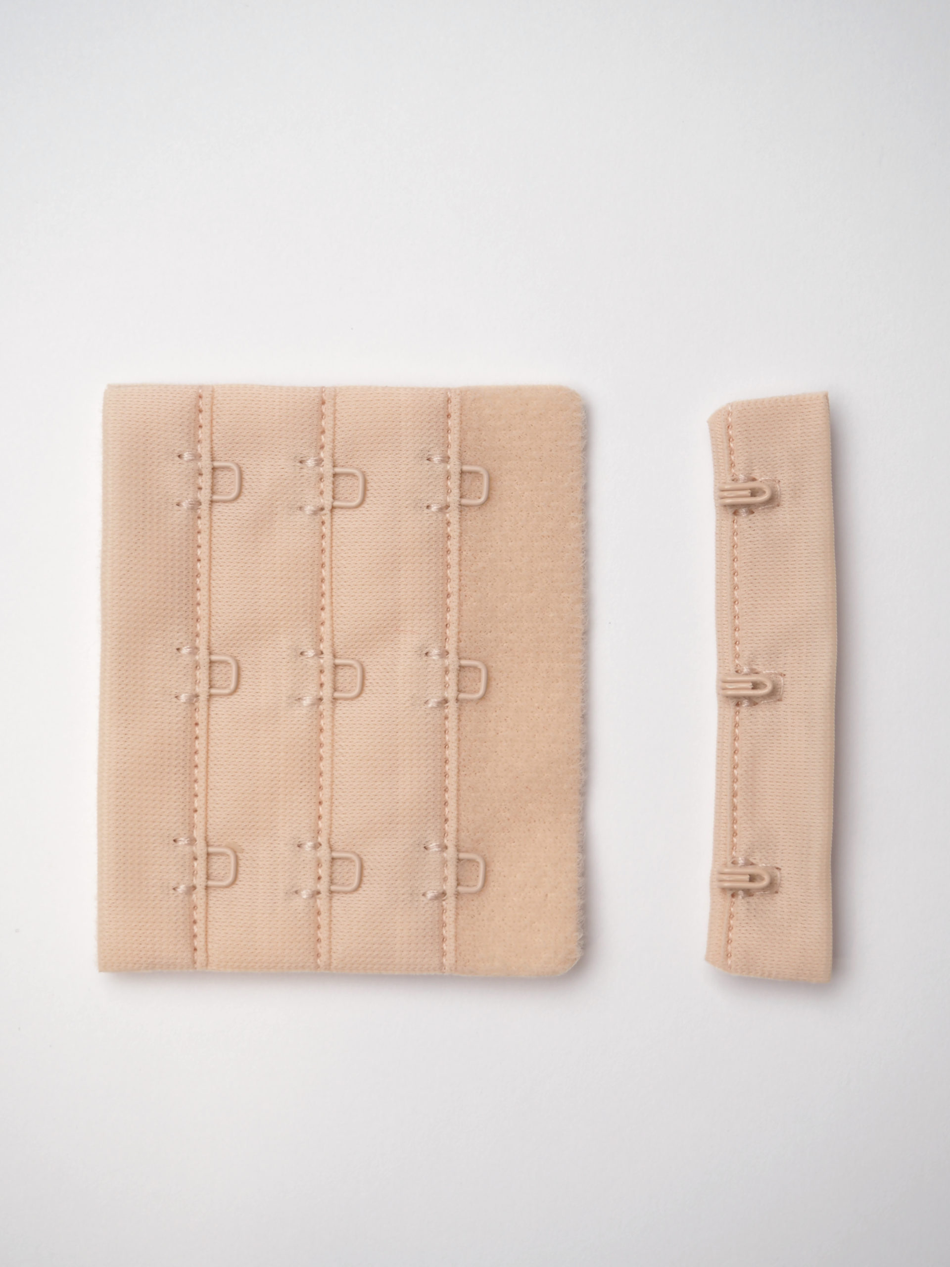 Застёжка для бюстгальтера бежевая широкая с крючками 3х3 Lauma (Латвия)