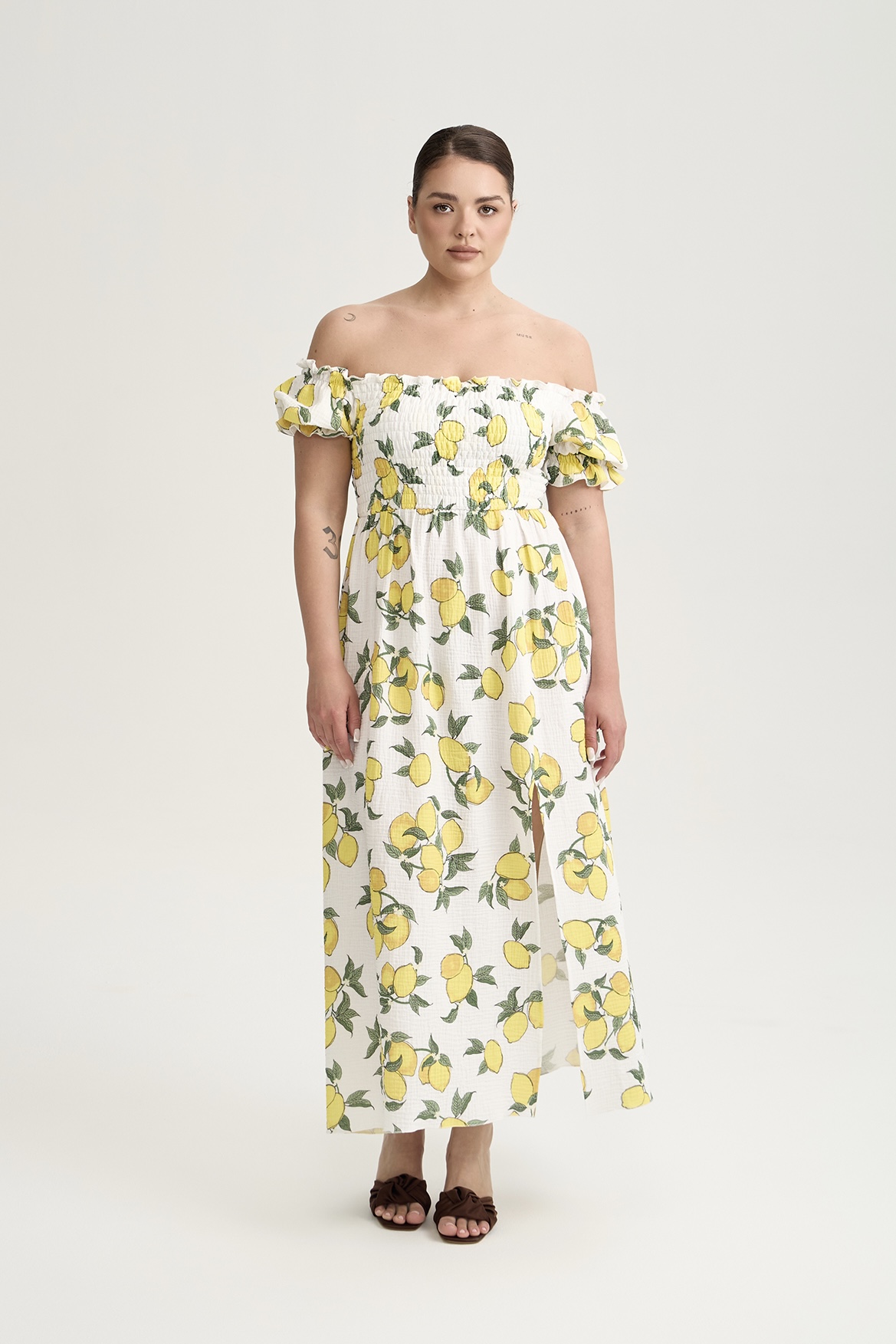 Платье с открытыми плечами из муслина, принт лимоны