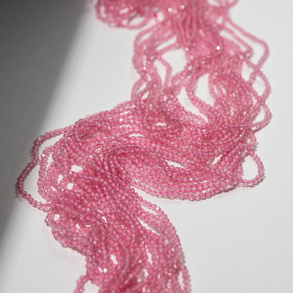 Нежно-розовая шпинель синтетическая, 2мм, шар, микроогранка