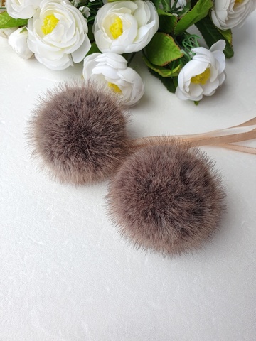 Eco-fur pompoms, 5 cm, color Sundae, 2 pieces