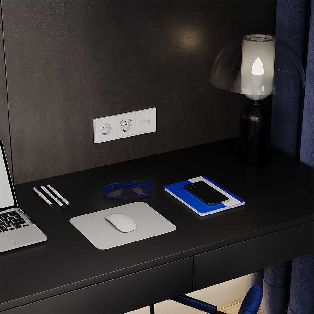 Рамка пластиковая Voltum S70 на 3 поста, (белый матовый) VLS100302