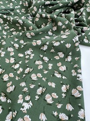 Вискоза штапель Лютики на зеленом фоне